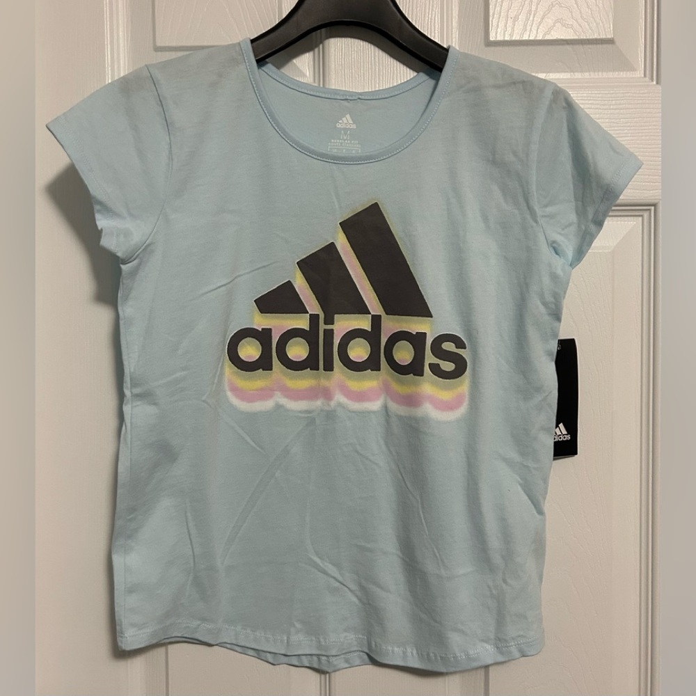 BNWT ADIDAS GIRLS SHORT SLEEVE LIGHT BLUE T SHIRT ROUND NECK US SIZE MEDIUM (M)